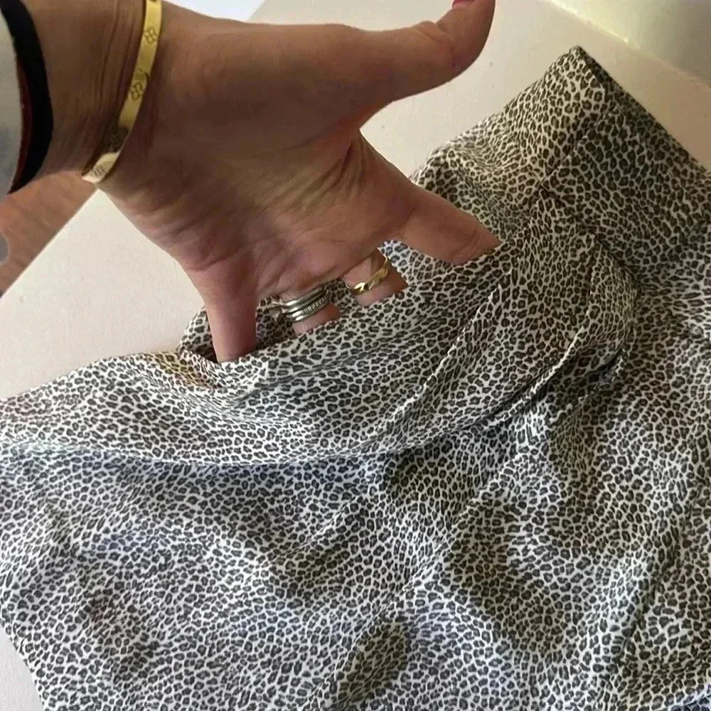 Mango Animal Print Pleated Shorts Gray Black Size 2 Chic Flowy - Picture 2 of 6